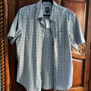 Gap Men’s  short sleeved button down collared cotton shirt - size XL-NWT